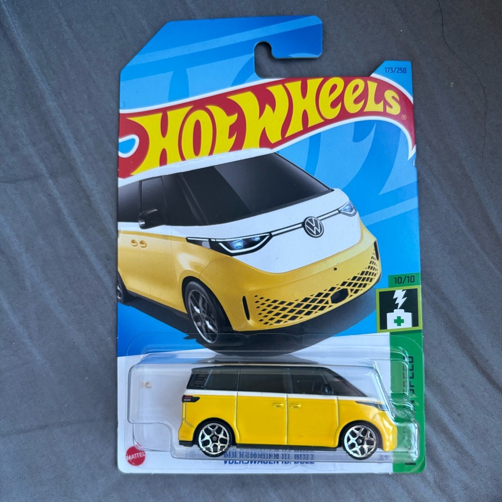 Hot Wheels Volkswagen ID Buzz Yellow #173 - 2023 HW Green Speed